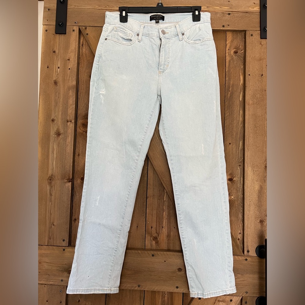 Banana Republic Factory Light Blue distressed Women's Jeans size 6 Curvy